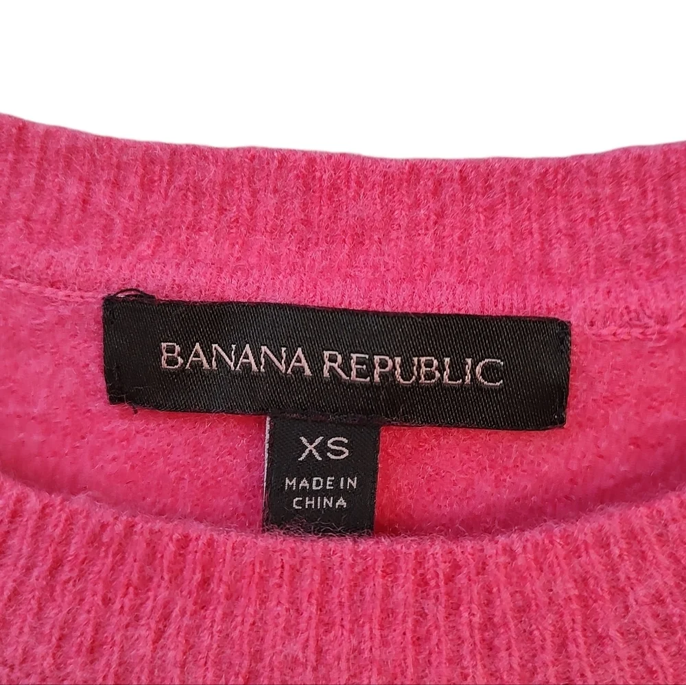 Banana Republic Vibrant Pink Wood Blend Sweater